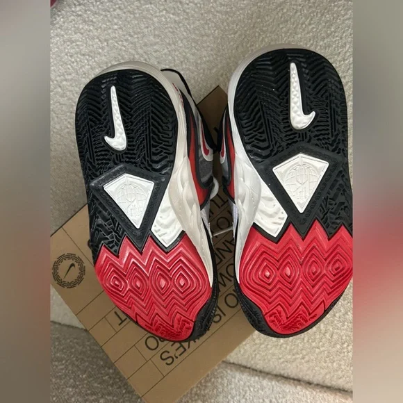 NIKE KYRIE 8 GO GS 'WHITE UNIVERSITY RED-BLACK’ NiB 4.5Y - Picture 6 of 15